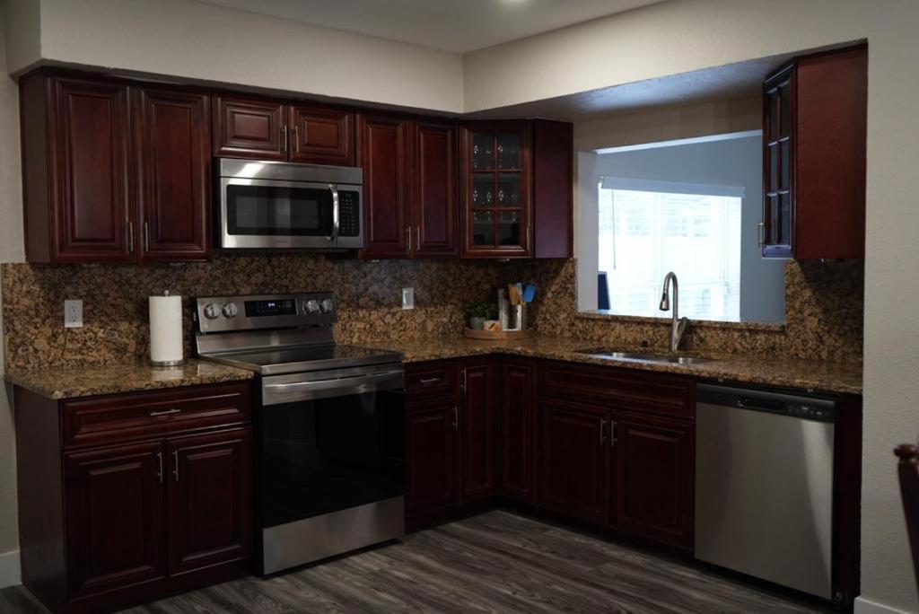Hosting New Villa Tampa Exterior foto
